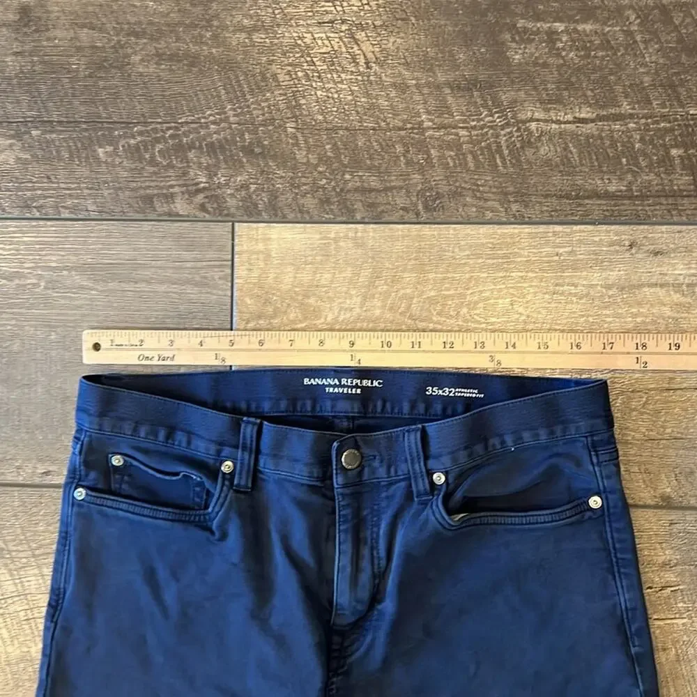 Banana Republic Men's Navy Travelers Athletic Tapered Fit Size 35x32